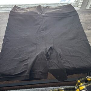 TomTiger black Yoga Shorts